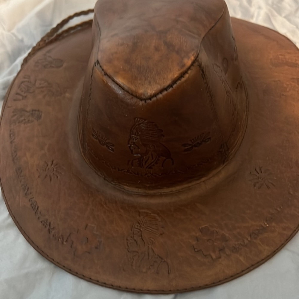 Leather hat - Picture 2 of 4